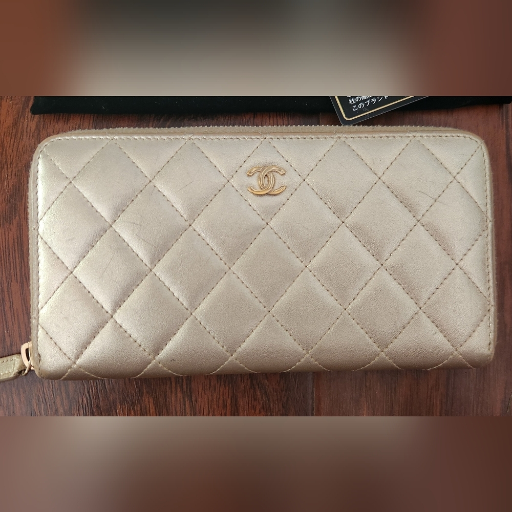 CHANEL Metallic Gold Quilted Wallet